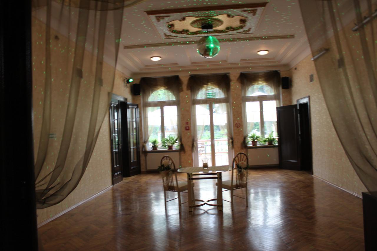 Palac Ogrodowa Tarnowskie Gory Luaran gambar